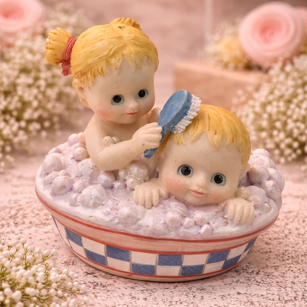 Vintage Mini Baby Bath Time Figurine Trinket‎ Box